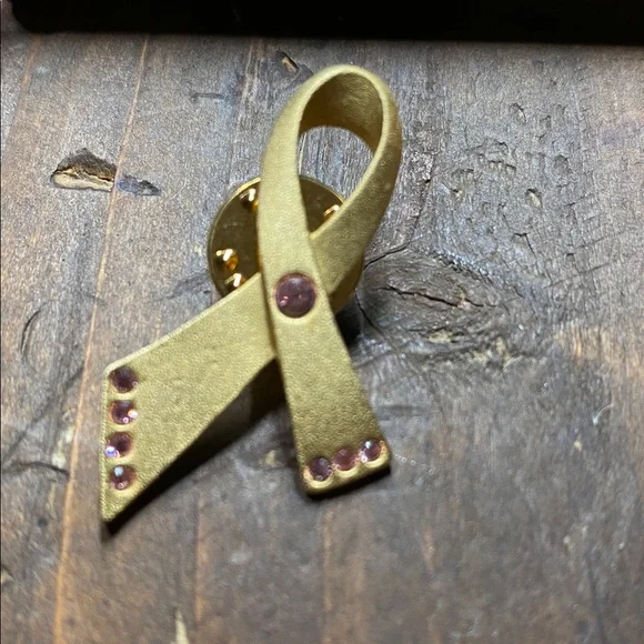 Avon Breast Cancer Awareness Gold tone Pink Rhinestone Vintage brooch Pin - Picture 6 of 6